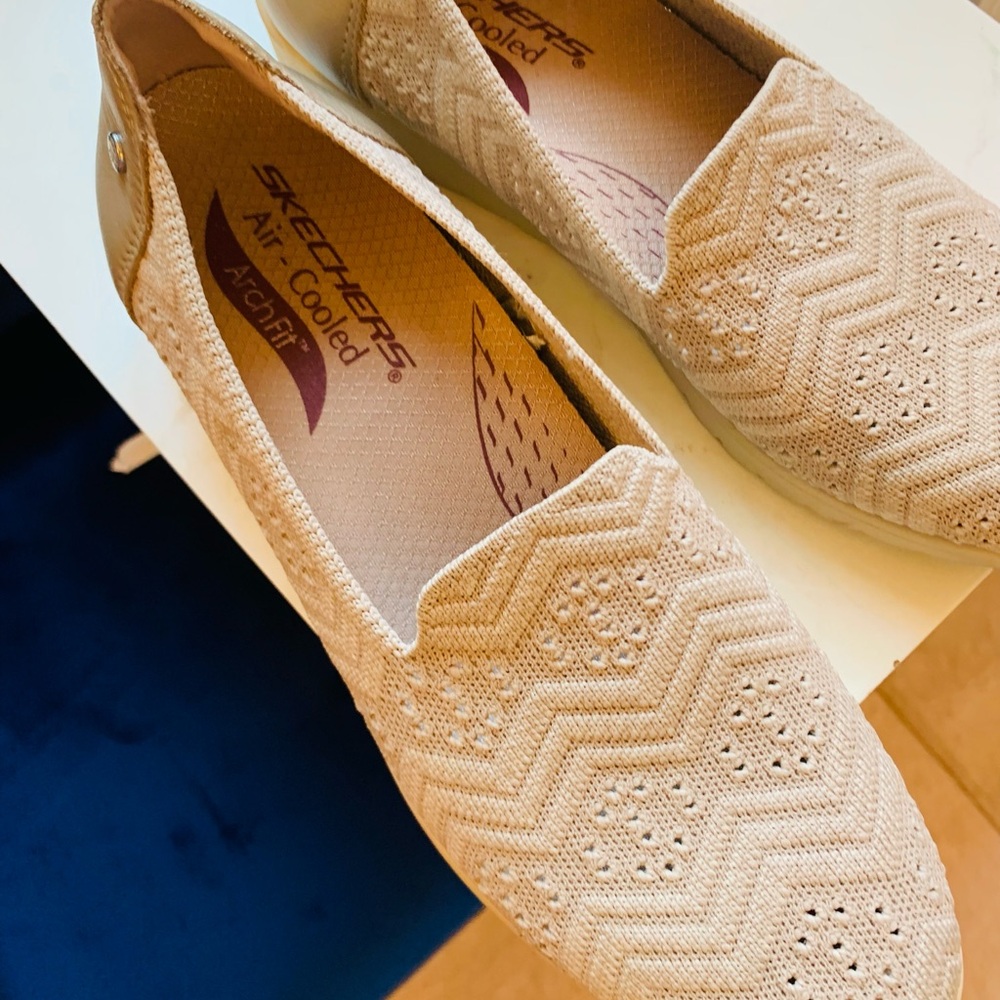 Skechers Women's Beige Air-Cooled Flats